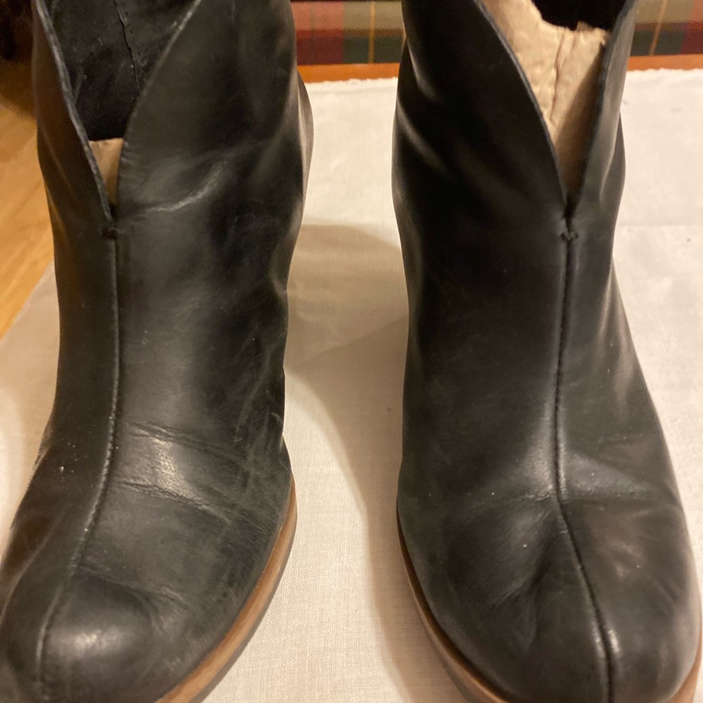 Korks Sz 6.5 Black Leather Booties VGUC 😊😊